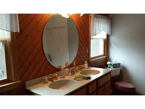 590 Maureen Cir, Mapleville, RI 02839 photo 14