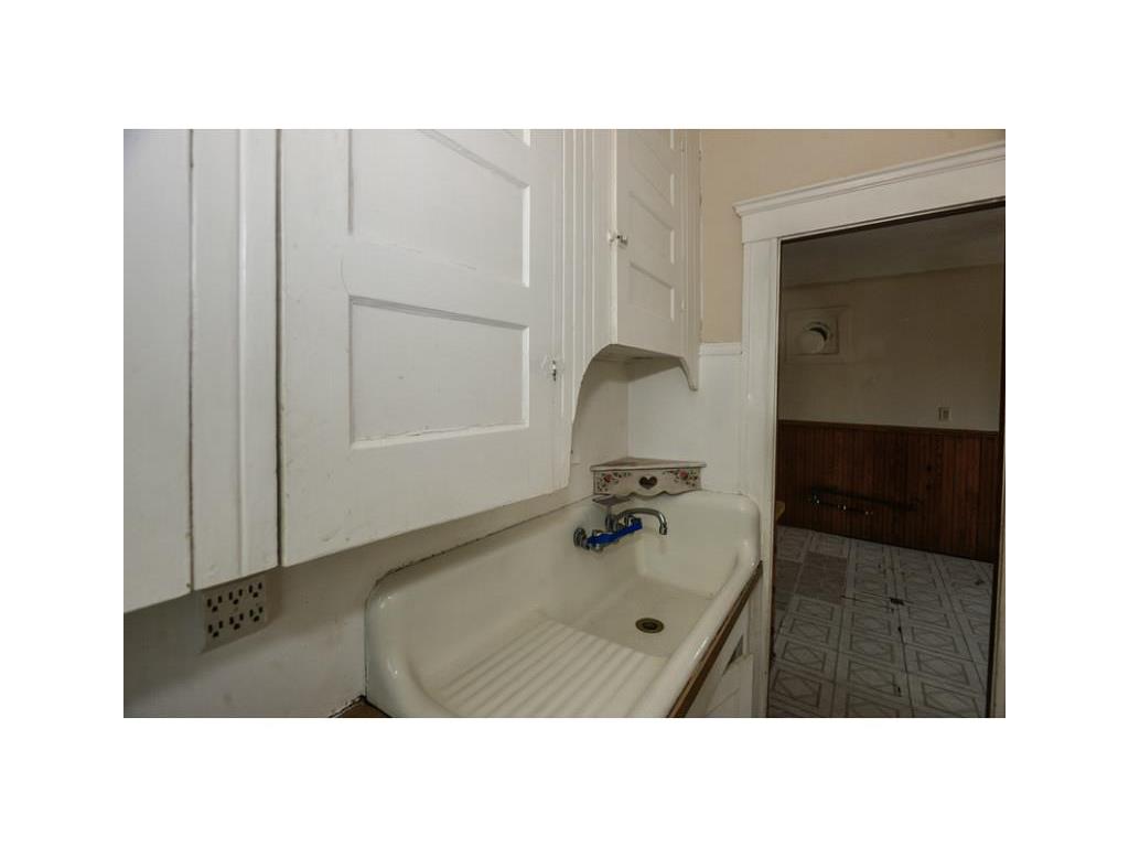 30 7th Ave, Woonsocket, RI 02895 photo 13
