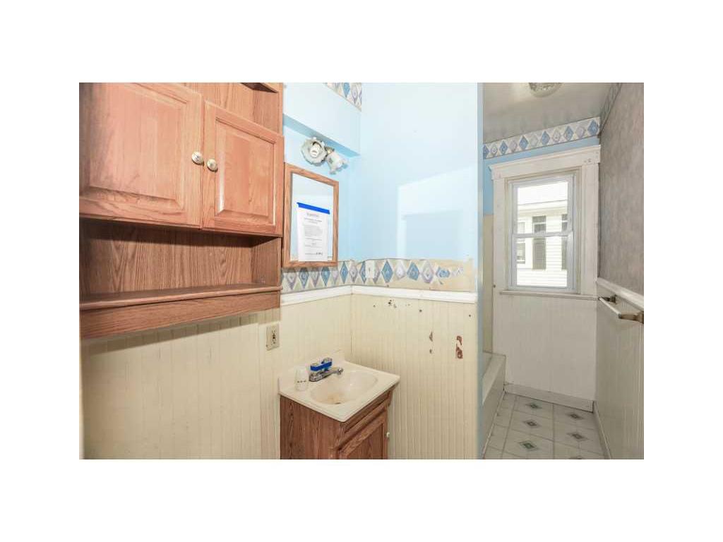 30 7th Ave, Woonsocket, RI 02895 photo 17