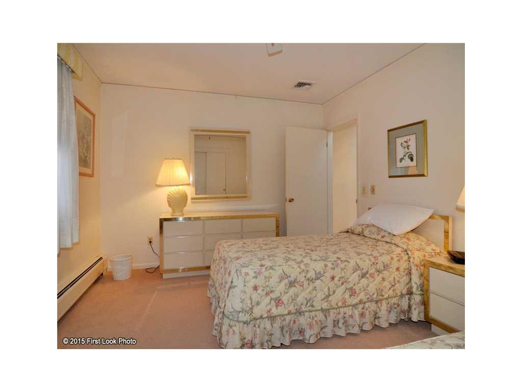10 Lisa Ln, Warwick, RI 02889 photo 24