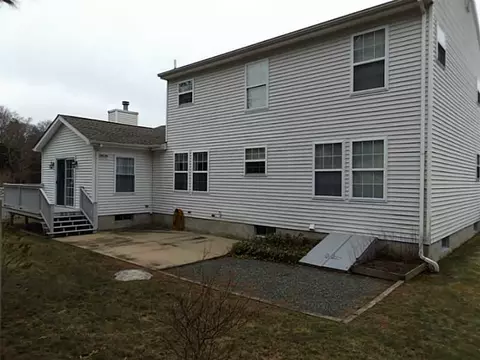 11 Pickering Dr, Westerly, RI 02891 photo 3