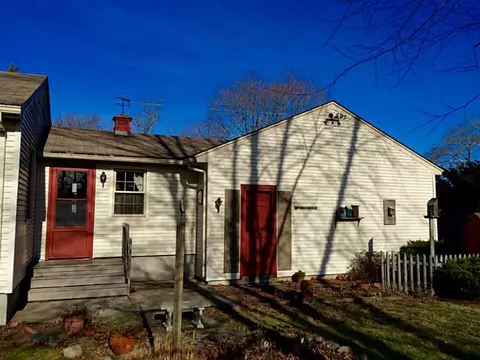 83 Almy Ave, Warren, RI 02885 photo 9