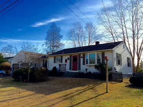 83 Almy Ave, Warren, RI 02885 photo 1