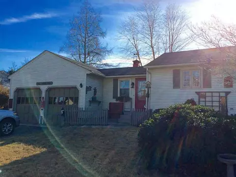83 Almy Ave, Warren, RI 02885 photo 4