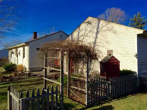 83 Almy Ave, Warren, RI 02885 photo 5