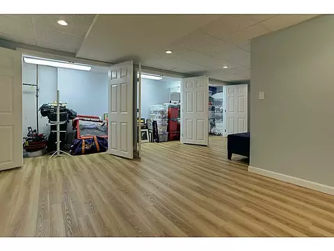 23 Ashbrook Dr, Cranston, RI 02921 photo 23