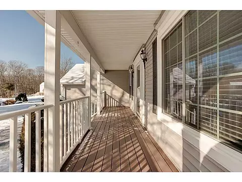 23 Ashbrook Dr, Cranston, RI 02921 photo 2