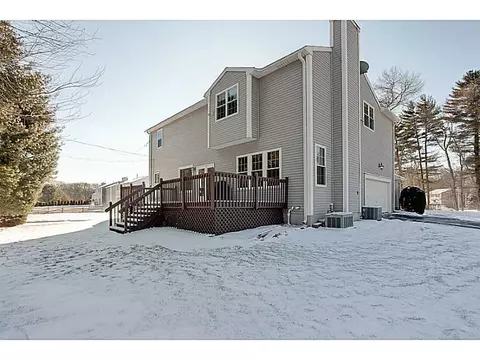 23 Ashbrook Dr, Cranston, RI 02921 photo 4