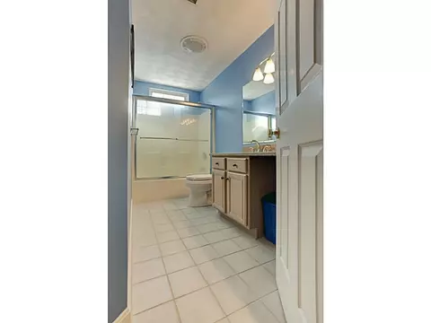 23 Ashbrook Dr, Cranston, RI 02921 photo 14