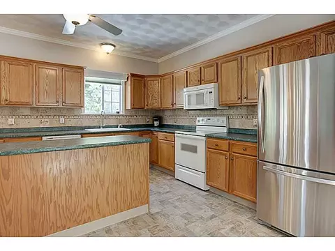 23 Ashbrook Dr, Cranston, RI 02921 photo 6