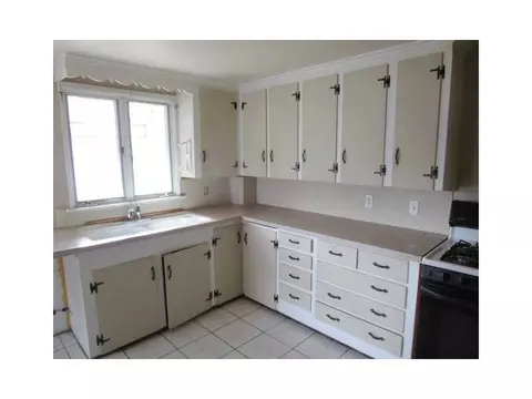 33 Pullen Ave, Pawtucket, RI 02861 photo 8