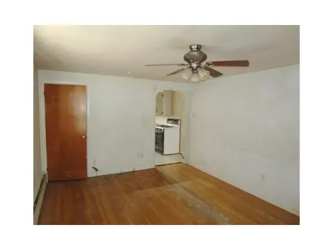 33 Pullen Ave, Pawtucket, RI 02861 photo 7