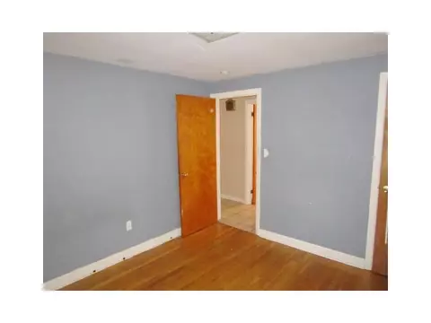 33 Pullen Ave, Pawtucket, RI 02861 photo 11