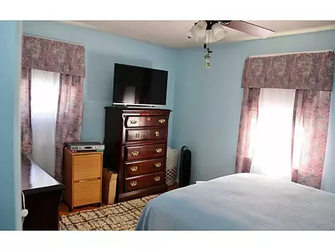528 Walnut Hill Rd, Woonsocket, RI 02895 photo 9