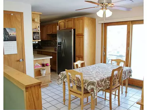 528 Walnut Hill Rd, Woonsocket, RI 02895 photo 4