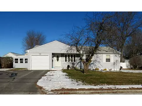 528 Walnut Hill Rd, Woonsocket, RI 02895 photo 1