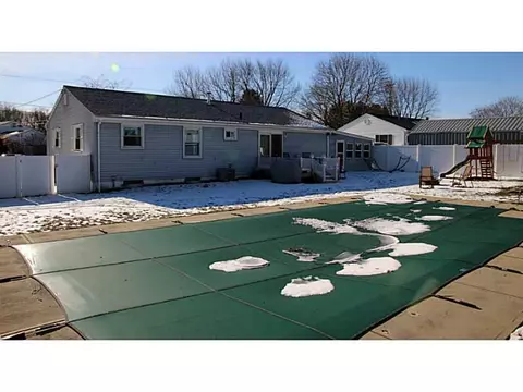 528 Walnut Hill Rd, Woonsocket, RI 02895 photo 15