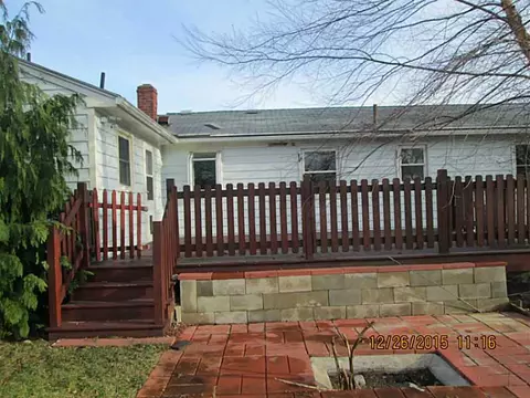 78 Grassmere St, Warwick, RI 02889 photo 2