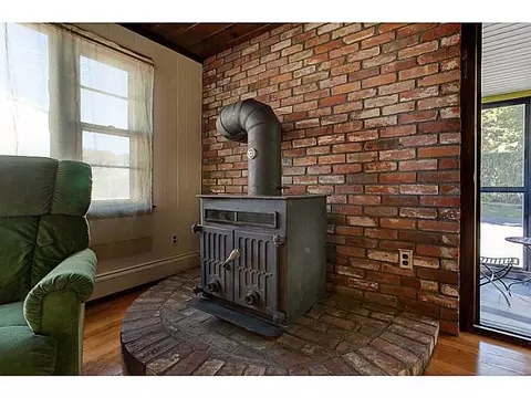 567 Logee St, Woonsocket, RI 02895 photo 10