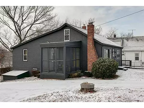 567 Logee St, Woonsocket, RI 02895 photo 3