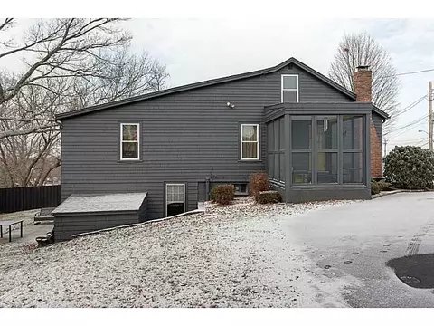 567 Logee St, Woonsocket, RI 02895 photo 4