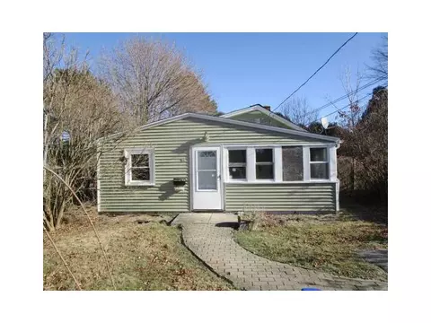 6 Berkeley St, West Warwick, RI 02893 photo 1