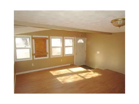 6 Berkeley St, West Warwick, RI 02893 photo 5