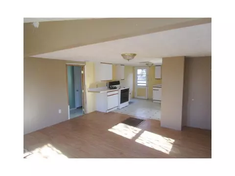 6 Berkeley St, West Warwick, RI 02893 photo 4