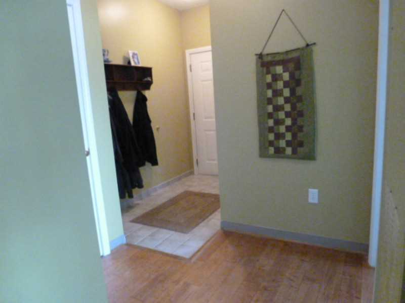 98 Mill St, Woonsocket, RI 02895 photo 3