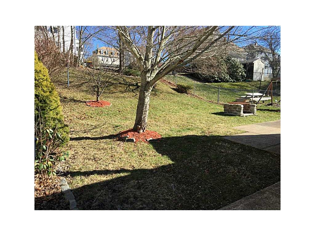 140 Ash St, Fall River, MA 02724 photo 4