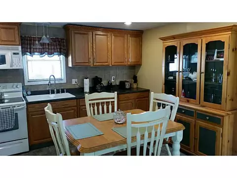 140 Ash St, Fall River, MA 02724 photo 6