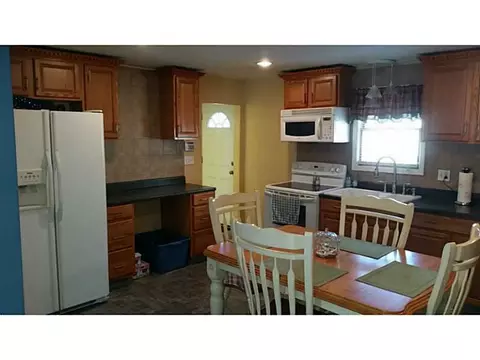 140 Ash St, Fall River, MA 02724 photo 5