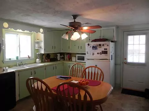596 Main Ave, Warwick, RI 02886 photo 6