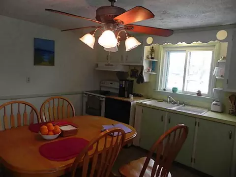 596 Main Ave, Warwick, RI 02886 photo 7
