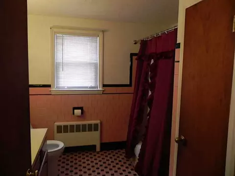 596 Main Ave, Warwick, RI 02886 photo 9