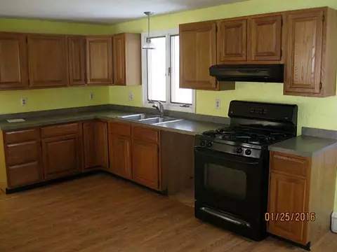 163 Cherry Hill Ave, Woonsocket, RI 02895 photo 2