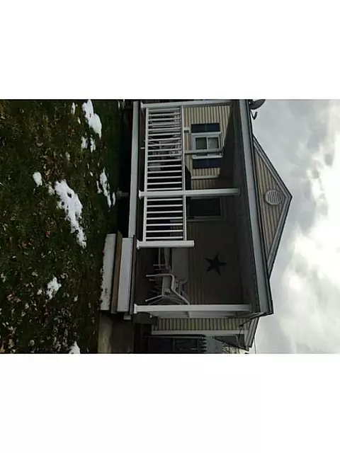 122 Fuller St, Pawtucket, RI 02861 photo 3