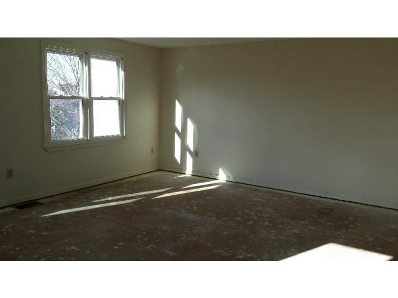 504 Brookhaven Ln, Woonsocket, RI 02895 photo 13