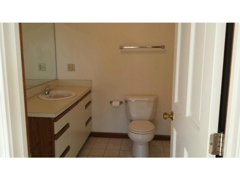 504 Brookhaven Ln, Woonsocket, RI 02895 photo 10