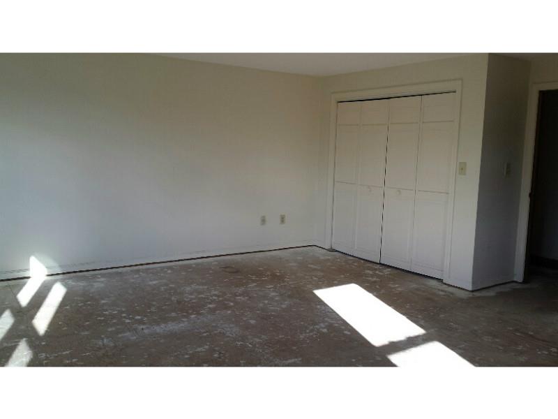 504 Brookhaven Ln, Woonsocket, RI 02895 photo 12
