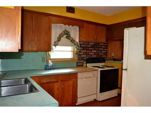 178 Saint Agnes Ave, Woonsocket, RI 02895 photo 12