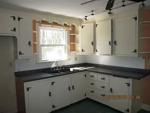 91 Danforth St, Warwick, RI 02888 photo 4