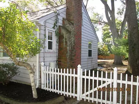 91 Danforth St, Warwick, RI 02888 photo 2