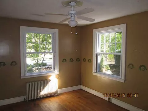 91 Danforth St, Warwick, RI 02888 photo 9