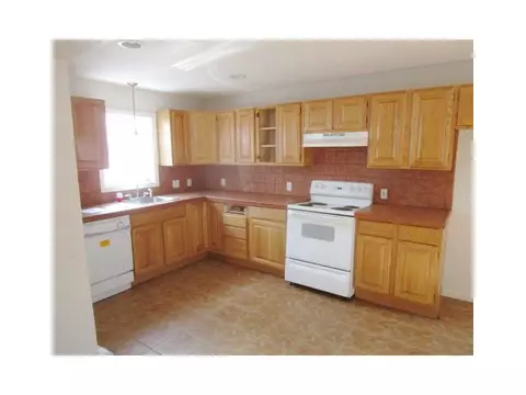 285 Front St, Woonsocket, RI 02895 photo 10