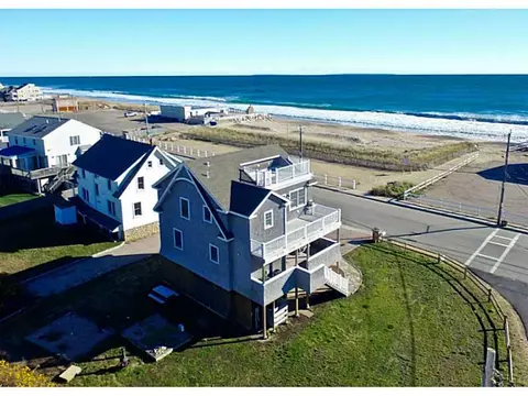 74 Atlantic Ave, Westerly, RI 02891 photo 4