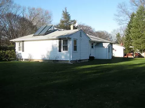 64 Craig Rd, Warwick, RI 02886 photo 4