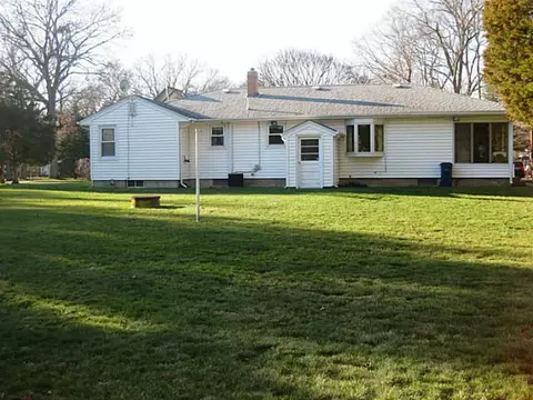 64 Craig Rd, Warwick, RI 02886 photo 3