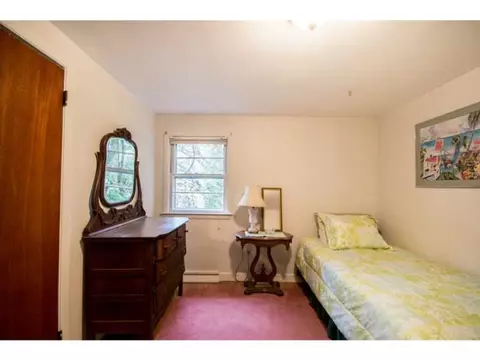 10 Cedar Ave, Middletown, RI 02842 photo 17