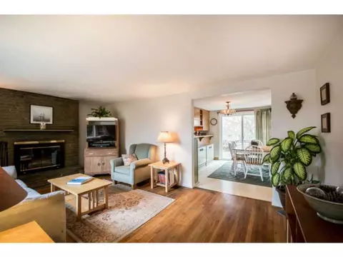 10 Cedar Ave, Middletown, RI 02842 photo 5